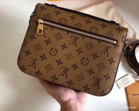 POCHETTE Vuitton METIS Louis 0322